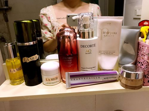 痘痘肌可用化妆品吗？护肤品选择更重要